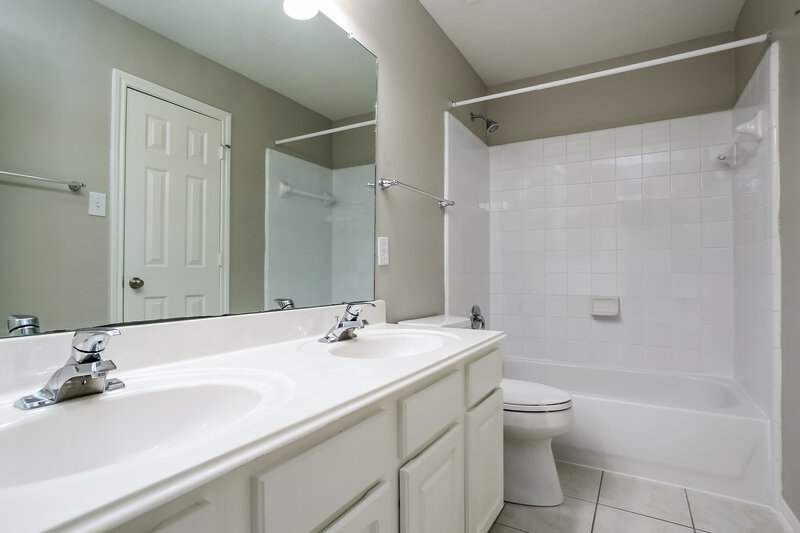 2,815/Mo, 20602 Carmine Oak Ct Humble, TX 77346 Bathroom View