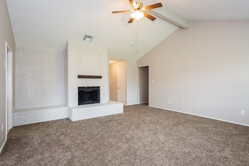 1,945/Mo, 16722 Dew Drop Ln Houston, TX 77095 Living Room View 3
