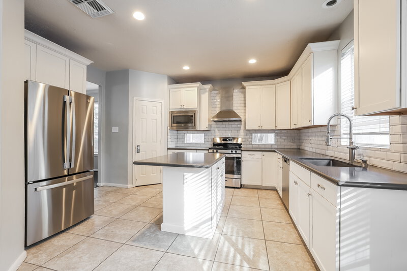 1,940/Mo, 20618 Water Point Trl Humble, TX 77346 Kitchen View