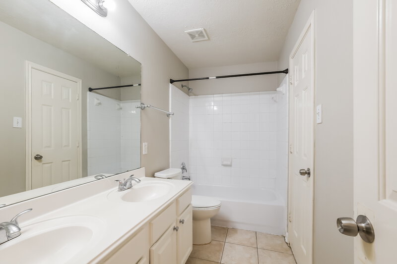 1,940/Mo, 20618 Water Point Trl Humble, TX 77346 Bathroom View 2
