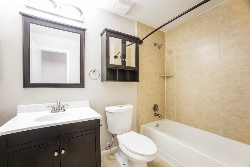 1,890/Mo, 17219 Harmony Hill Dr Spring, TX 77379 Bathroom View