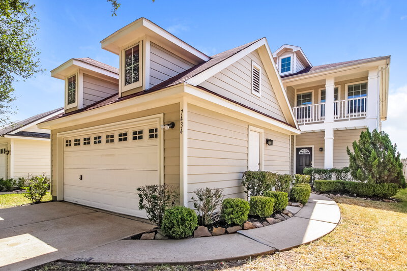 2,205/Mo, 7434 Rabbitt Rdg Missouri City, TX 77459 Front View 2