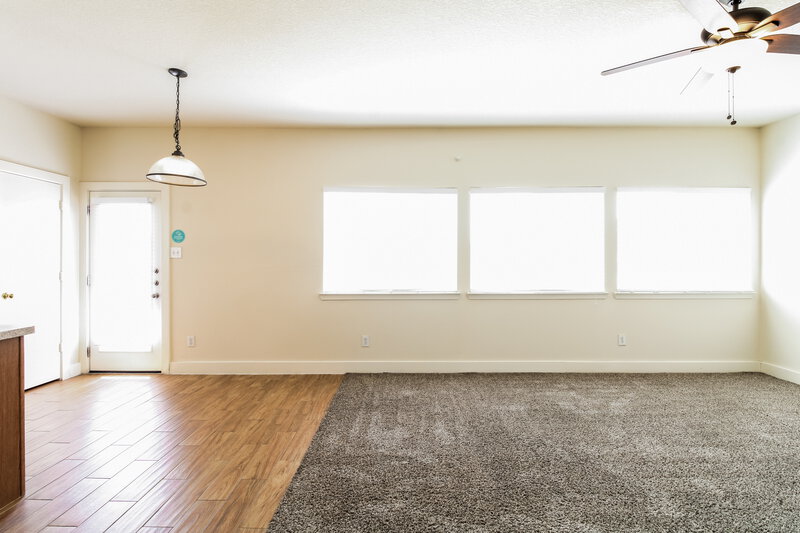 2,205/Mo, 7434 Rabbitt Rdg Missouri City, TX 77459 Living Room View 2
