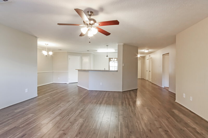 2,035/Mo, 18718 Cleeve Close Humble, TX 77346 Living Room View 2