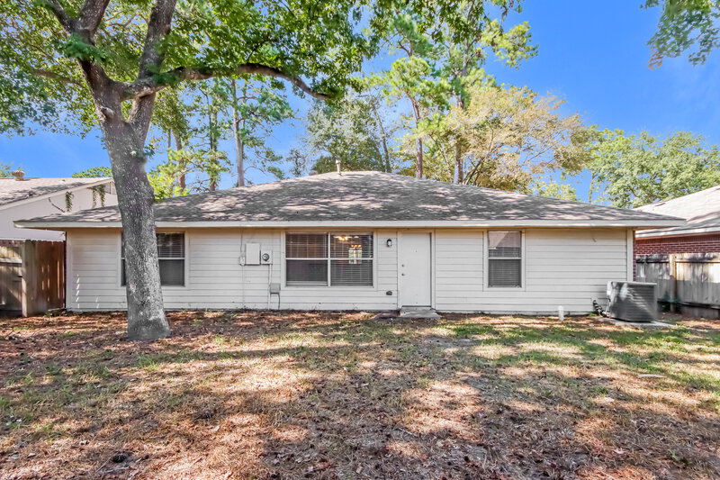 2,035/Mo, 18718 Cleeve Close Humble, TX 77346 Rear View