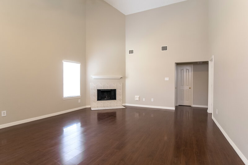 2,580/Mo, 19310 Pinewood Bluff Ln Humble, TX 77346 Living Room View 2