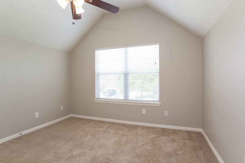 2,580/Mo, 19310 Pinewood Bluff Ln Humble, TX 77346 Master Bedroom View