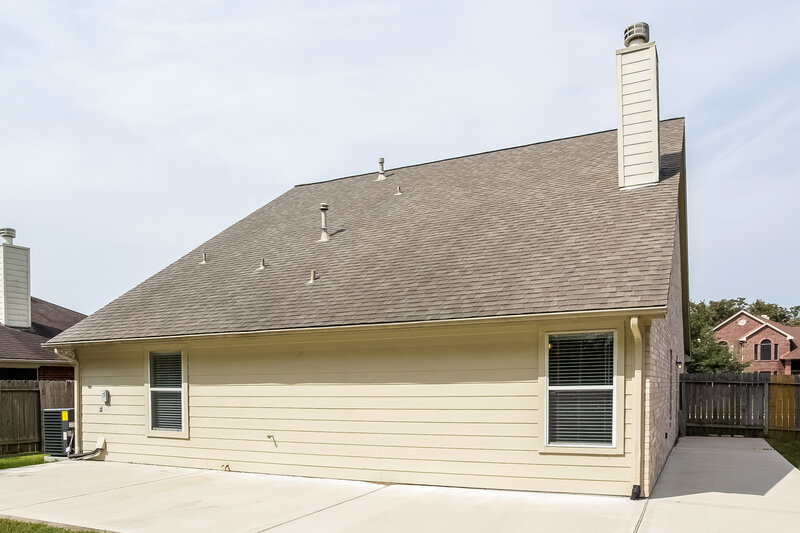 2,580/Mo, 19310 Pinewood Bluff Ln Humble, TX 77346 Rear View