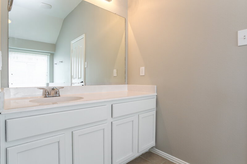2,140/Mo, 22739 Hearthstone Hill Ln Spring, TX 77373 Master Bathroom View