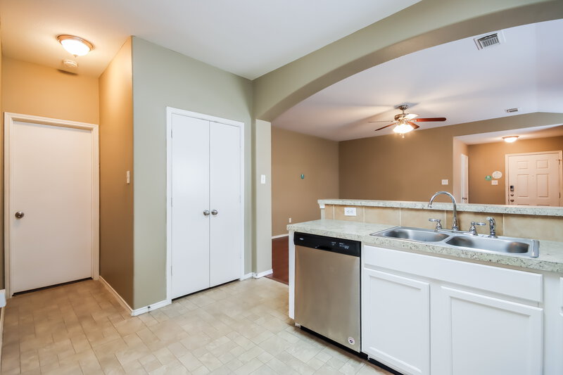 1,895/Mo, 9315 Cold River Ct Humble, TX 77396 Kitchen View