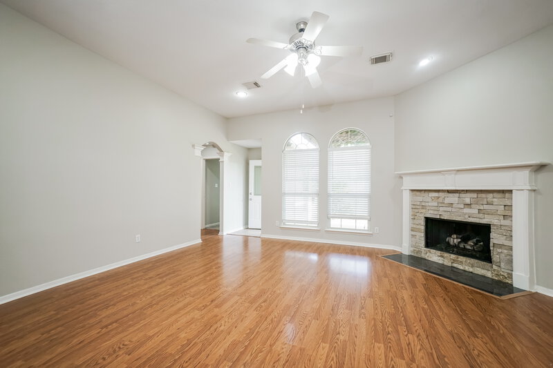 2,340/Mo, 518 Robinwood Dr Spring, TX 77386 Living Room View