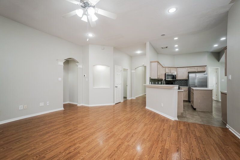 2,340/Mo, 518 Robinwood Dr Spring, TX 77386 Living Room View 2
