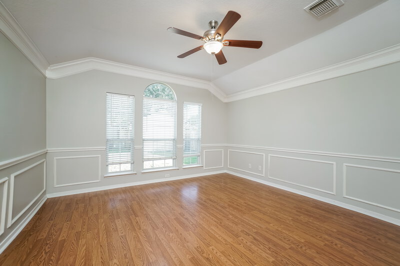 2,340/Mo, 518 Robinwood Dr Spring, TX 77386 Main Bedroom View