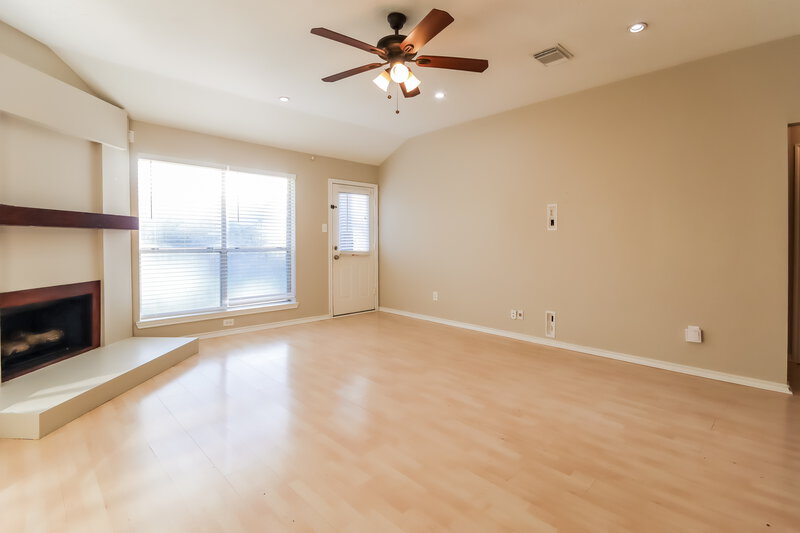 1,985/Mo, 18608 Timbers Dr Humble, TX 77346 Living Room View