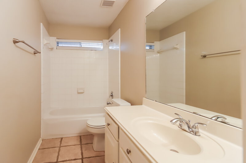 1,985/Mo, 18608 Timbers Dr Humble, TX 77346 Bathroom View 2