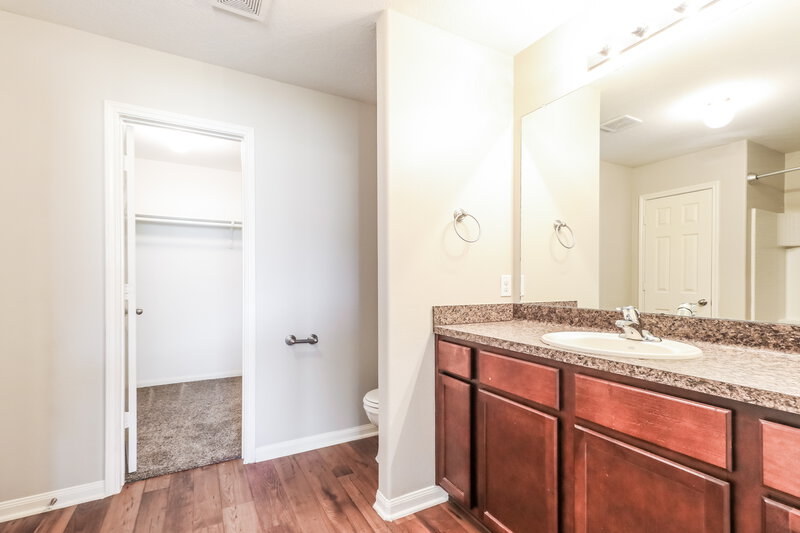 1,795/Mo, 5719 Rocky Trail Dr Kingwood, TX 77339 Main Bathroom View