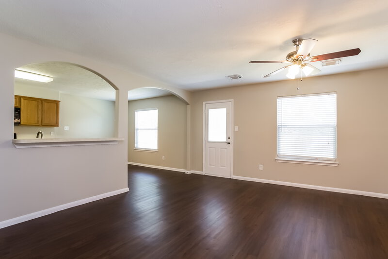 1,830/Mo, 12606 Warrenwood Dr Houston, TX 77066 Living Room View