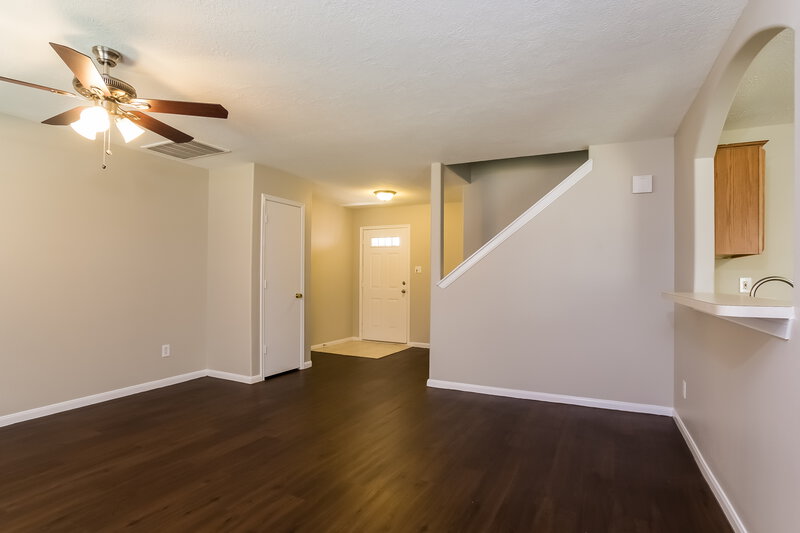 1,830/Mo, 12606 Warrenwood Dr Houston, TX 77066 Living Room View 2