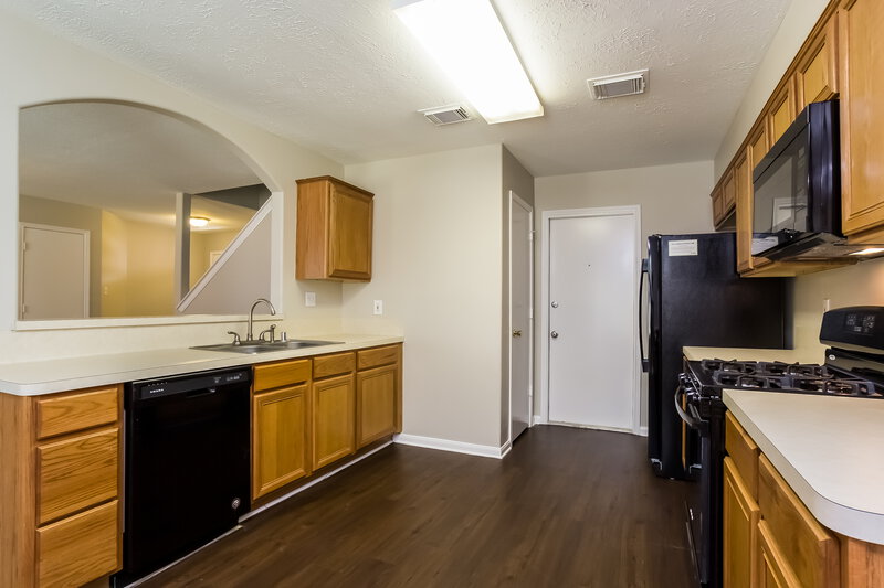 1,830/Mo, 12606 Warrenwood Dr Houston, TX 77066 Kitchen View 2