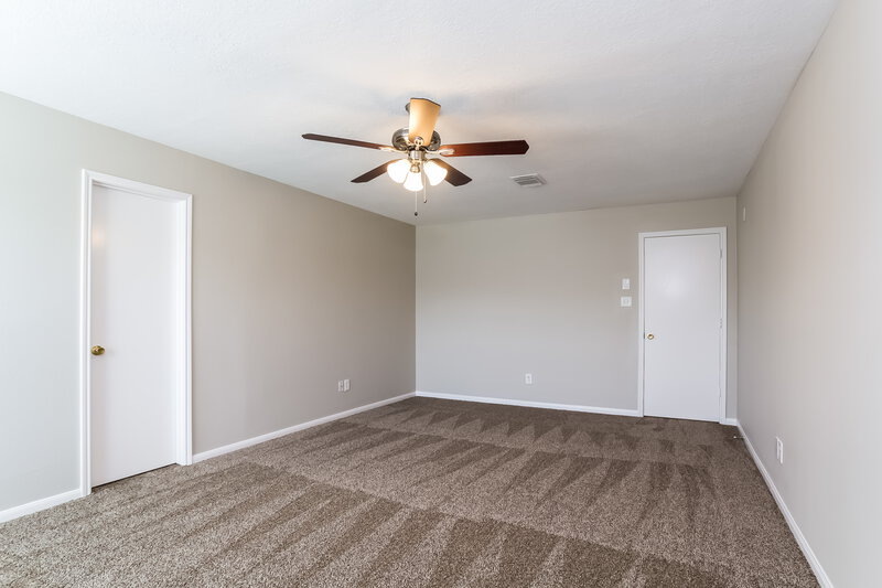 1,830/Mo, 12606 Warrenwood Dr Houston, TX 77066 Master Bedroom View 2