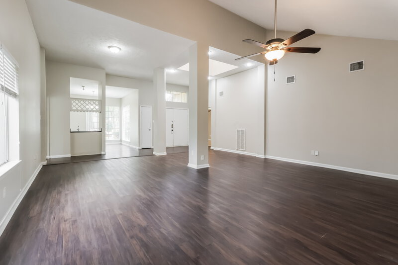 2,035/Mo, 3635 Lost Oak Dr Spring, TX 77388 Living Room View