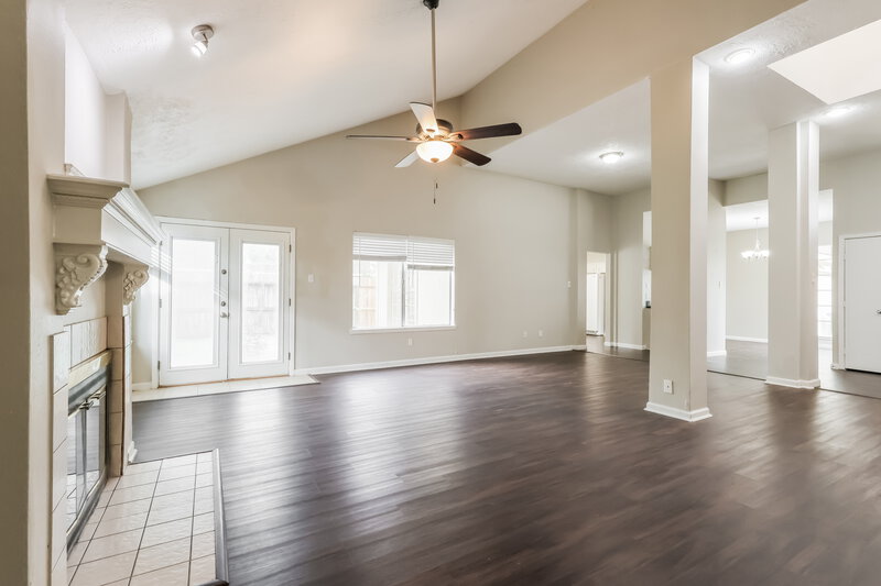 2,035/Mo, 3635 Lost Oak Dr Spring, TX 77388 Living Room View 2
