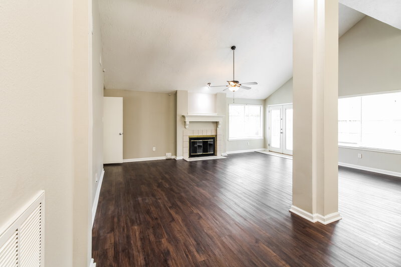 1,985/Mo, 3635 Lost Oak Dr Spring, TX 77388 Living Room View