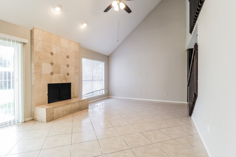 2,170/Mo, 11906 Swan Creek Dr Houston, TX 77065 Living Room View 3