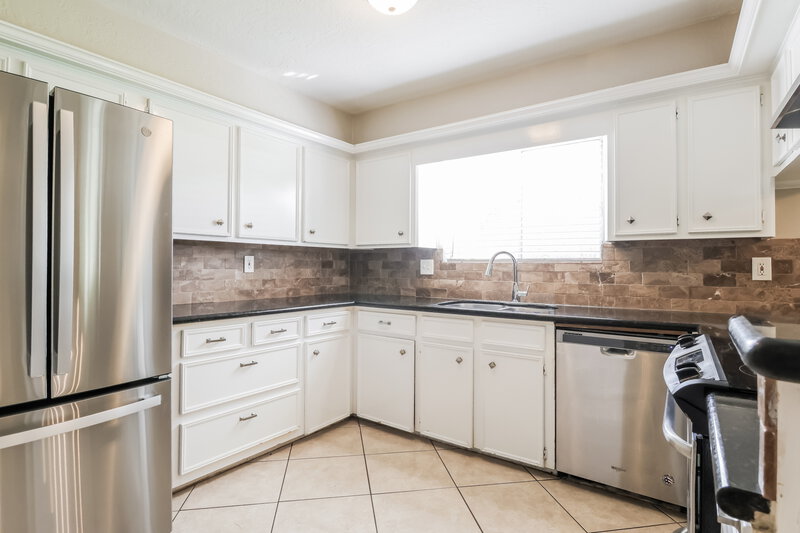 2,170/Mo, 11906 Swan Creek Dr Houston, TX 77065 Kitchen View