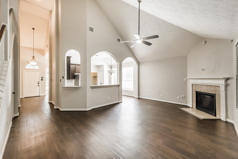 2,285/Mo, 22207 Jay Dr Spring, TX 77373 Living Room View 2