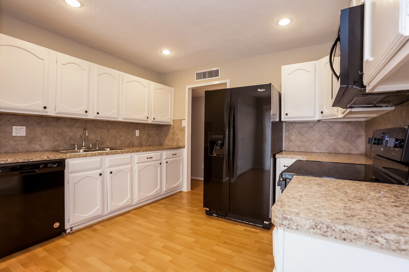 1,770/Mo, 6539 Langham Way Houston, TX 77084 Kitchen View