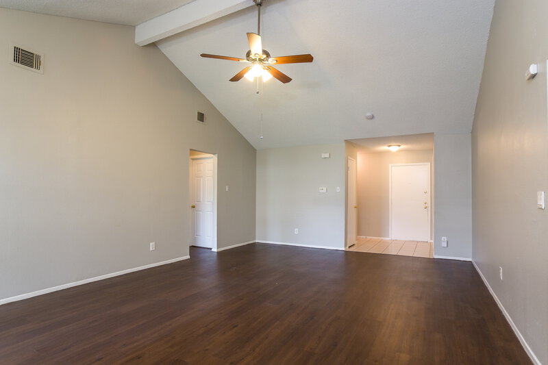 2,175/Mo, 17822 Glenpatti Dr Houston, TX 77084 Living Room View