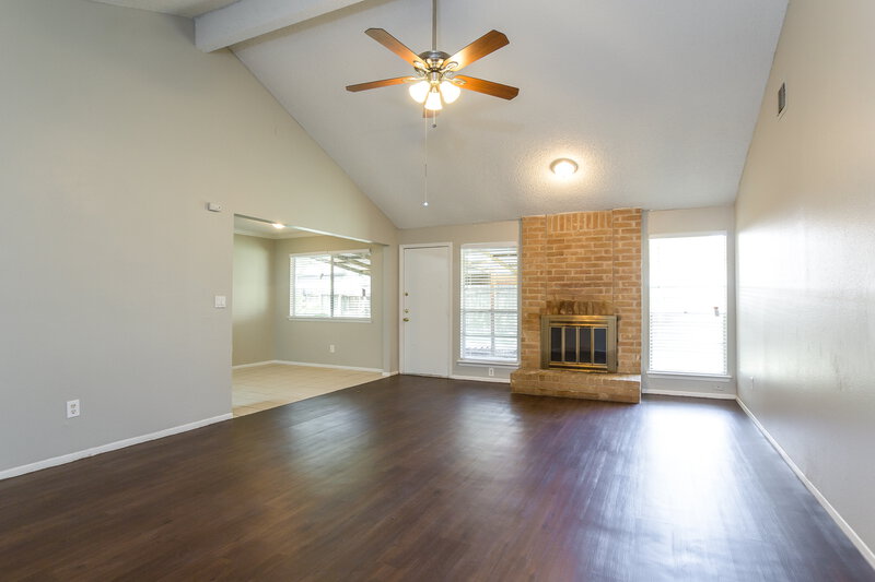 2,175/Mo, 17822 Glenpatti Dr Houston, TX 77084 Living Room View 2