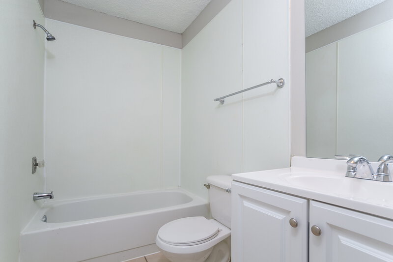 2,175/Mo, 17822 Glenpatti Dr Houston, TX 77084 Bathroom View