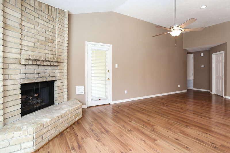 1,805/Mo, 3311 Hartfield Ln Spring, TX 77388 Living Room View 2