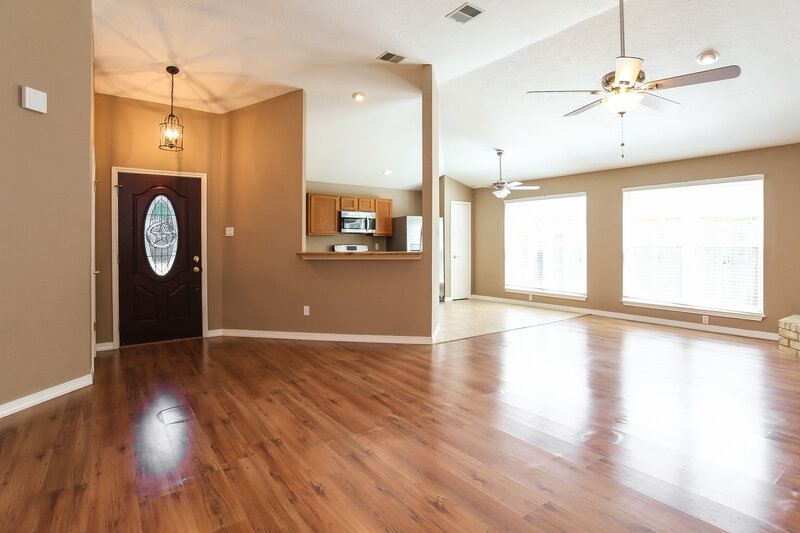 1,805/Mo, 3311 Hartfield Ln Spring, TX 77388 Living Room View 3