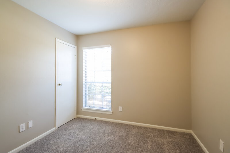 1,885/Mo, 5011 Innsbruk Dr Houston, TX 77066 Bedroom View 3