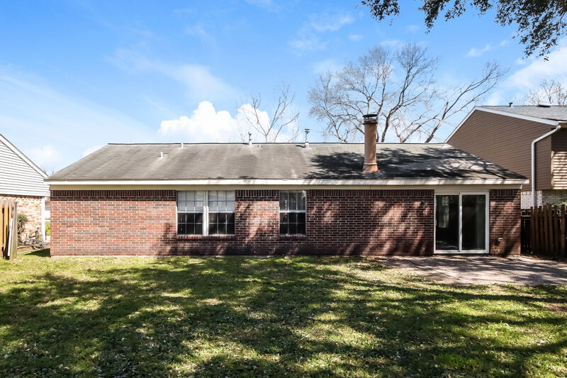 1,885/Mo, 5011 Innsbruk Dr Houston, TX 77066 Rear View