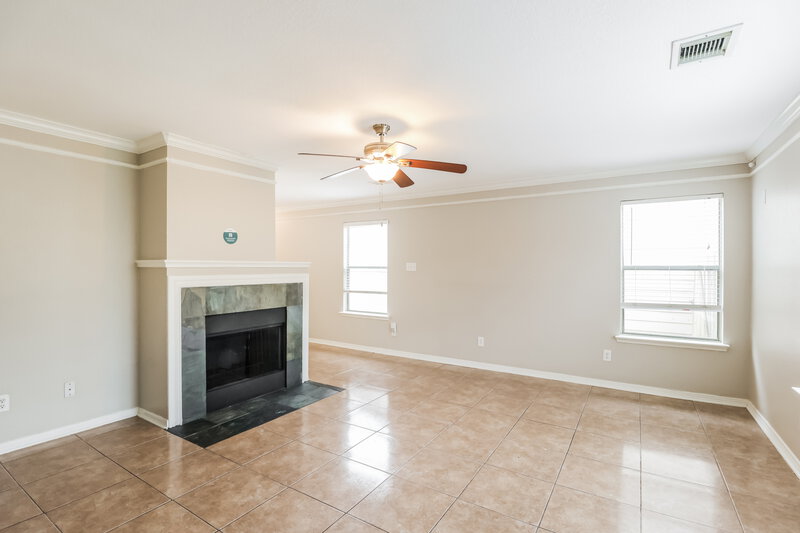 1,755/Mo, 21115 Tanner Woods Ln Humble, TX 77338 Living Room View 3