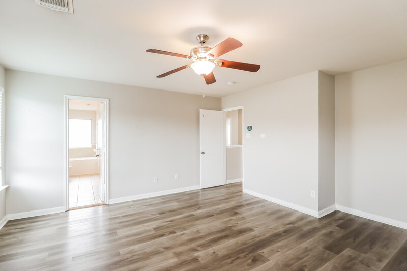 1,755/Mo, 21115 Tanner Woods Ln Humble, TX 77338 Main Bedroom View 2