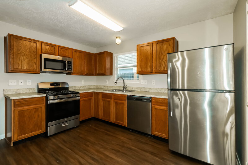 1,820/Mo, 32123 Decker Oaks Dr Pinehurst, TX 77362 Kitchen View 2