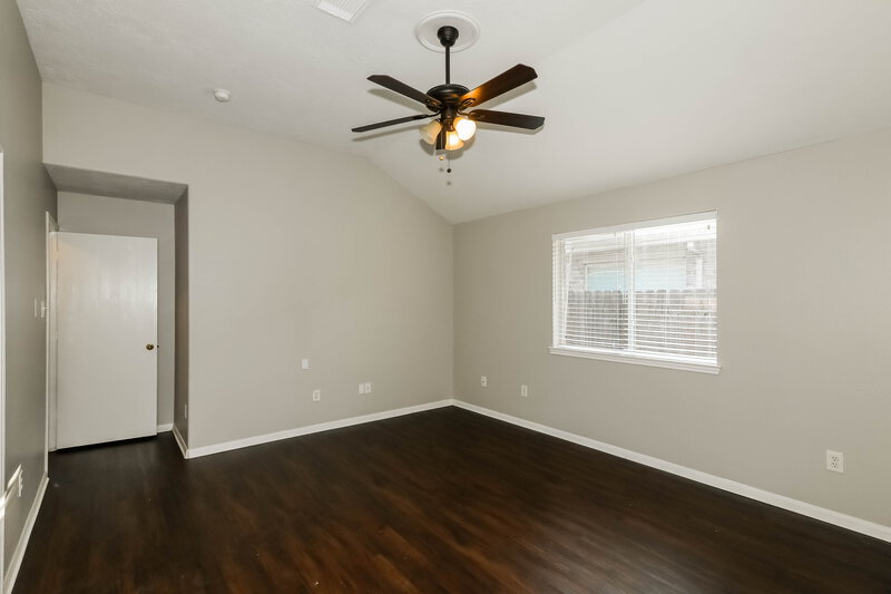 1,820/Mo, 32123 Decker Oaks Dr Pinehurst, TX 77362 Main Bedroom View