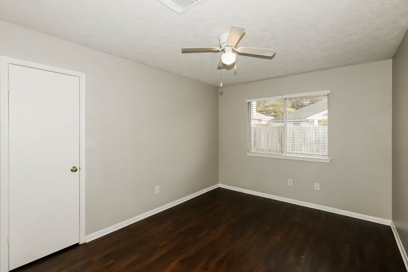1,820/Mo, 32123 Decker Oaks Dr Pinehurst, TX 77362 Bedroom View