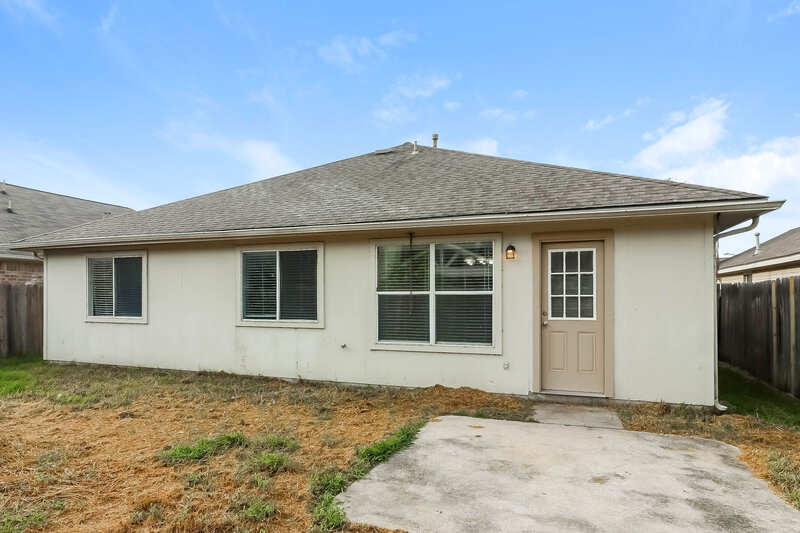 1,820/Mo, 32123 Decker Oaks Dr Pinehurst, TX 77362 Rear View