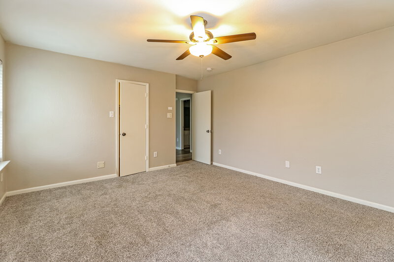2,185/Mo, 21202 Allenham Ct Humble, TX 77338 Main Bedroom View 2