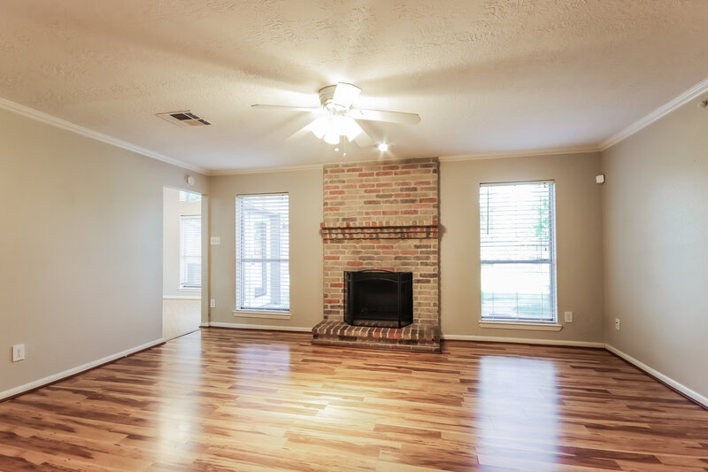 1,905/Mo, 16519 Shrub Oak Dr Humble, TX 77396 Living Room View
