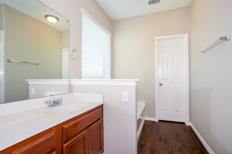 2,260/Mo, 4527 Bagley Garden Ct Katy, TX 77449 masterbathroom View