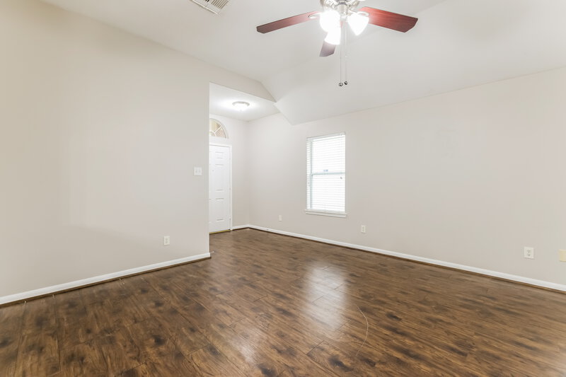 1,750/Mo, 20734 Baron Bend Ln Katy, TX 77449 Living Room View