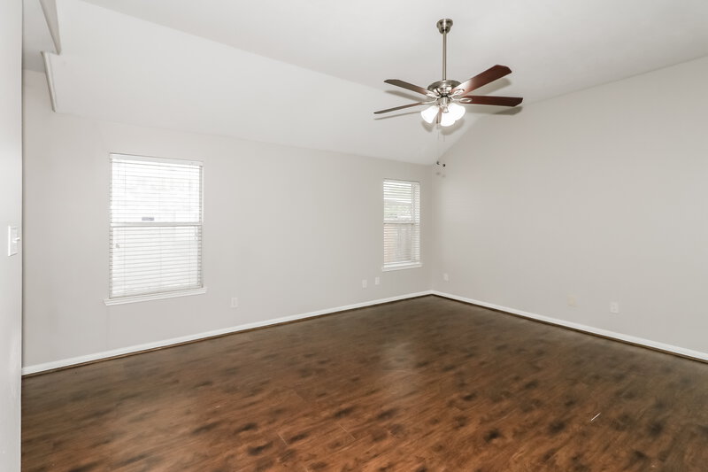 1,675/Mo, 20734 Baron Bend Ln Katy, TX 77449 Living Room View 2
