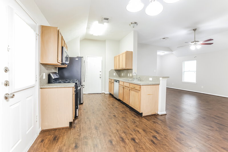 1,750/Mo, 20734 Baron Bend Ln Katy, TX 77449 Kitchen View